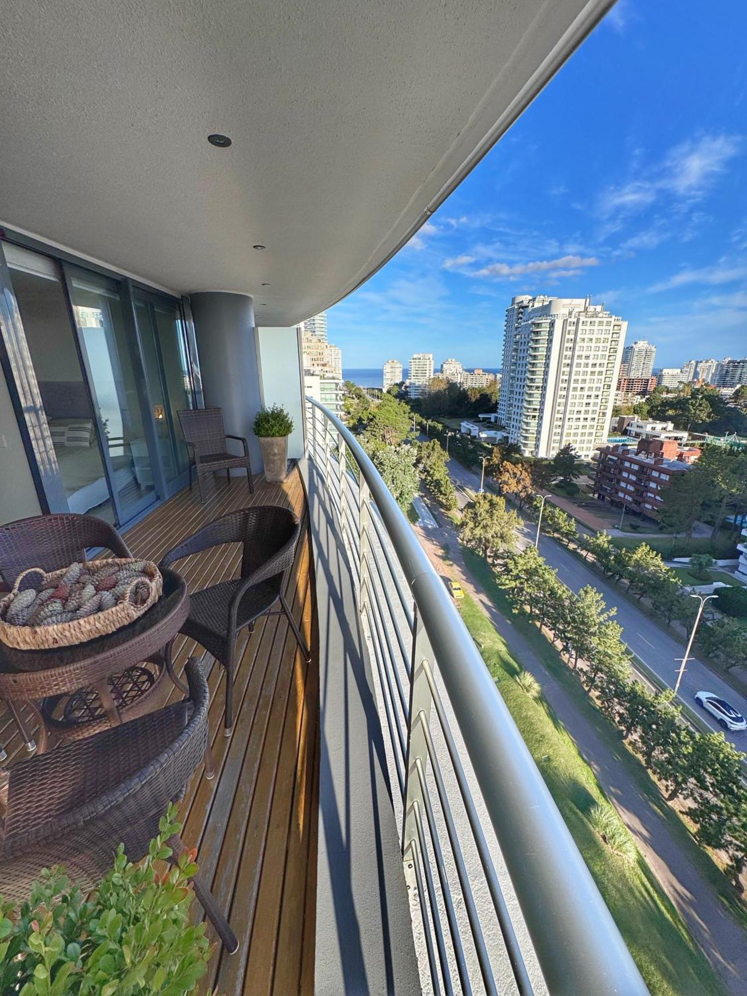 Apartamentos Torre Tressesenta Punta del Este Rum bild