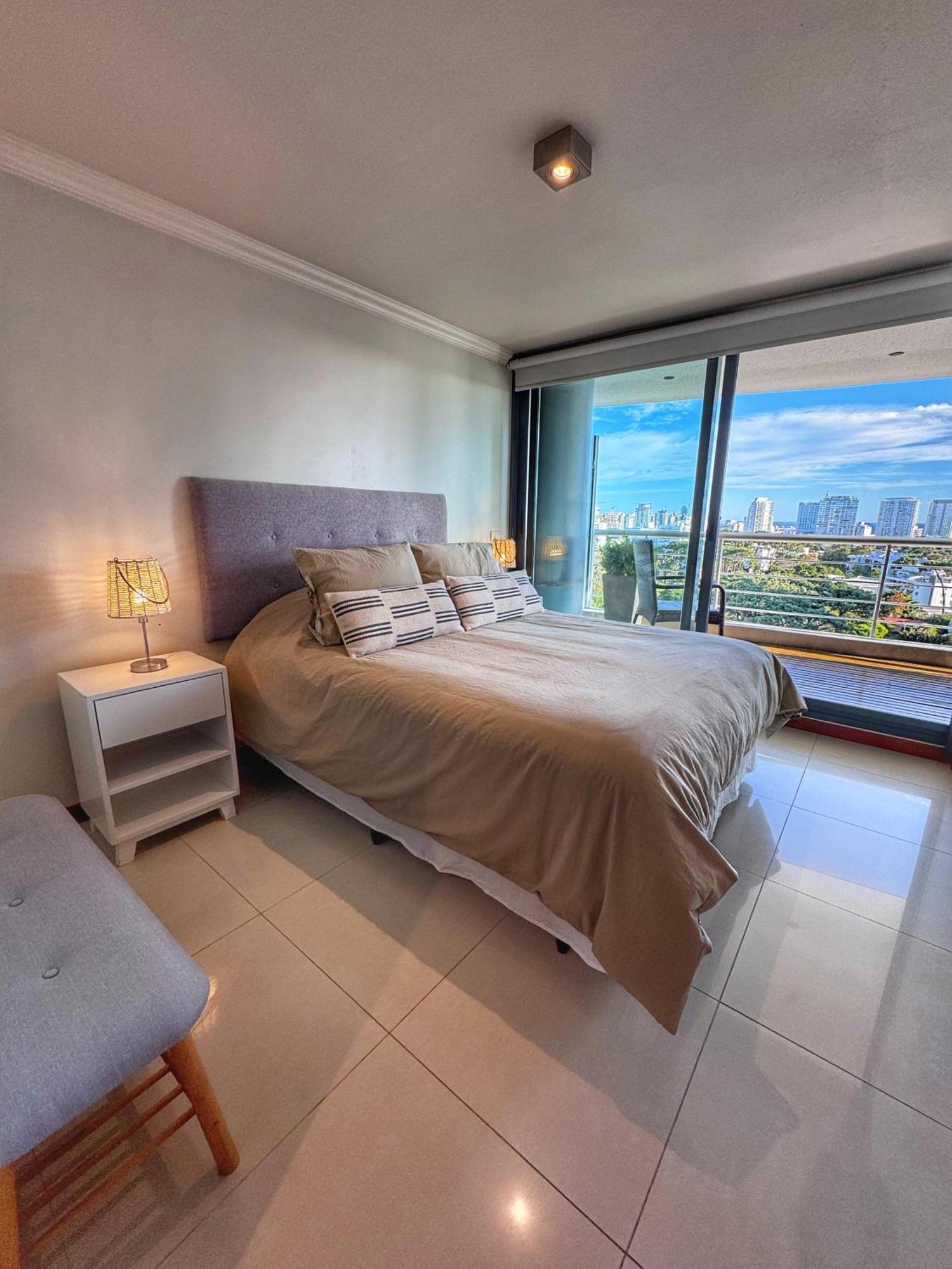 Apartamentos Torre Tressesenta Punta del Este Rum bild