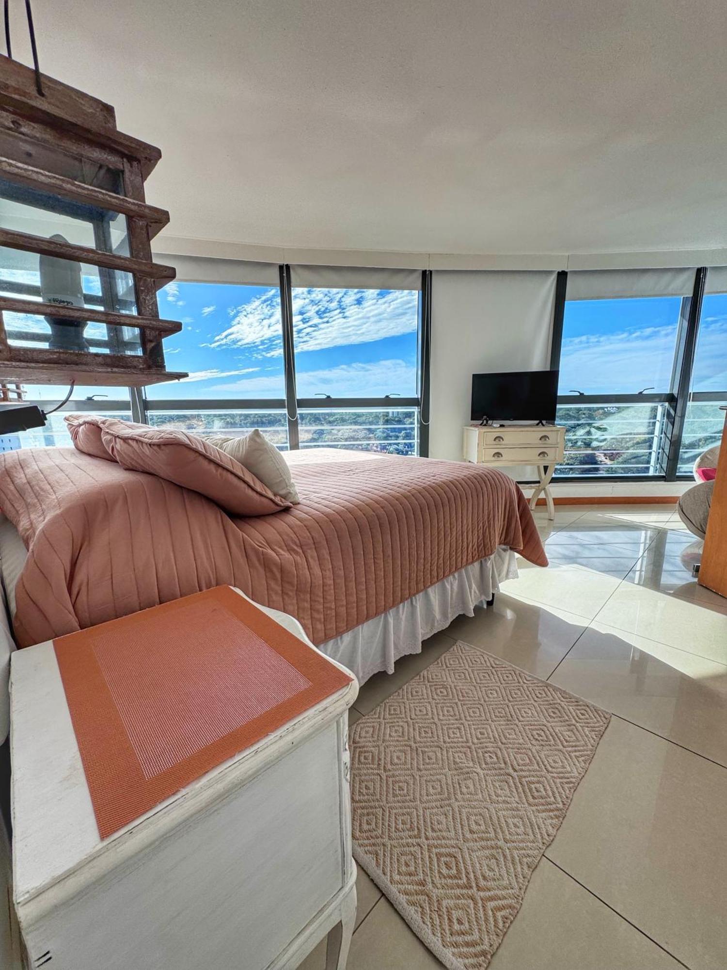 Apartamentos Torre Tressesenta Punta del Este Rum bild
