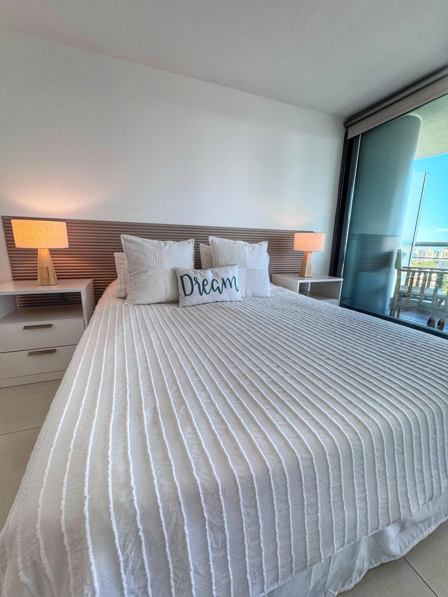 Apartamentos Torre Tressesenta Punta del Este Rum bild