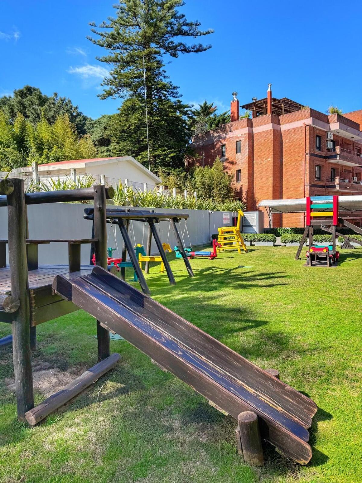Apartamentos Torre Tressesenta Punta del Este Exteriör bild